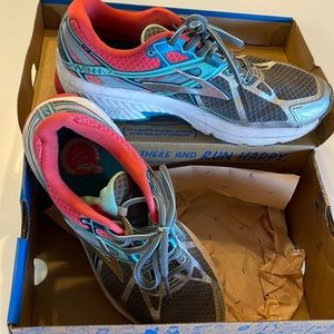 Brooks Women’s Ravenna 7 Running Shoes